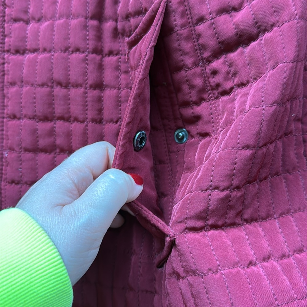 PORTRAIT - maroon jacket - Picture 3 of 7
